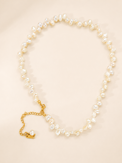 Galera Pearl Necklace
